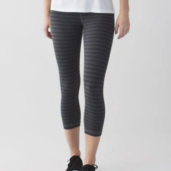 Lululemon Wunder Under Crop II Textured Stripe Slate Deep Coal Leggings 6 - Picture 2 of 4